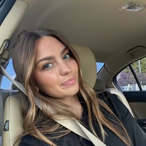 Meet your Posher, Mia